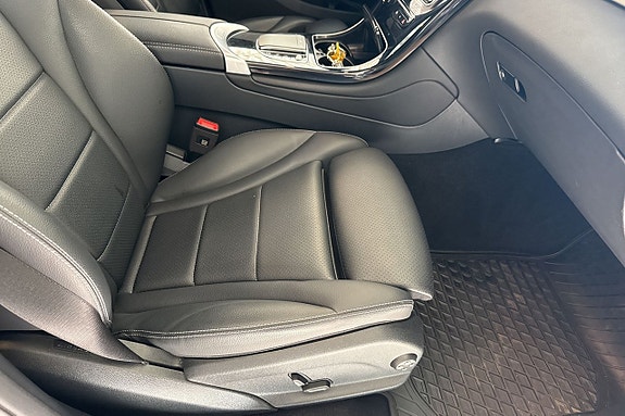 Mercedes-Benz GLC300 de 13 of 20