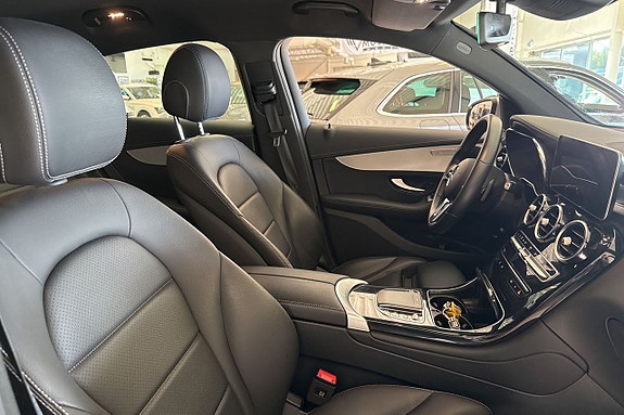 Mercedes-Benz GLC300 de 14 of 20