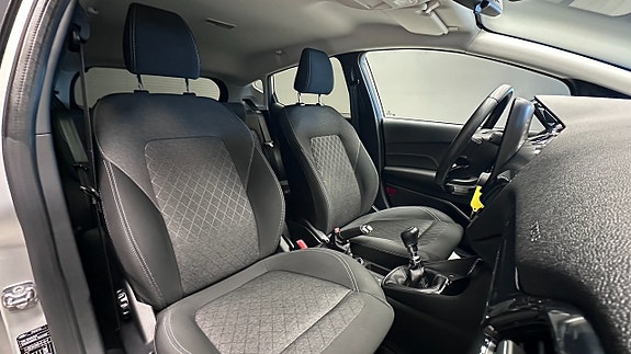 Ford Fiesta 8 of 21
