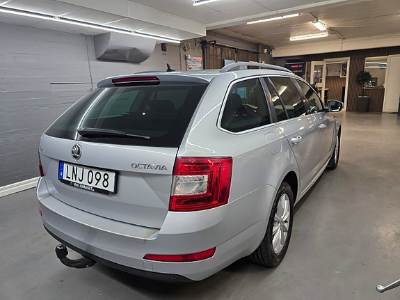 Skoda Octavia 5 of 13