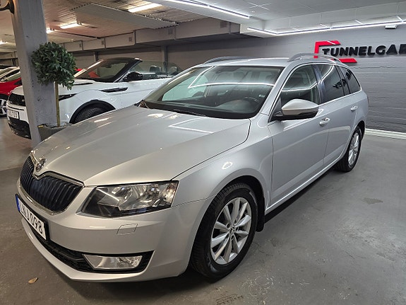 Skoda Octavia 2 of 13