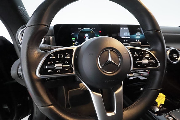 Mercedes-Benz CLA250 e 27 of 30