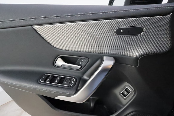 Mercedes-Benz CLA250 e 30 of 30