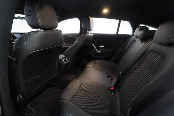 Mercedes-Benz CLA250 e 17 of 30