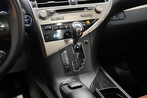 Lexus RX450h 16 of 23
