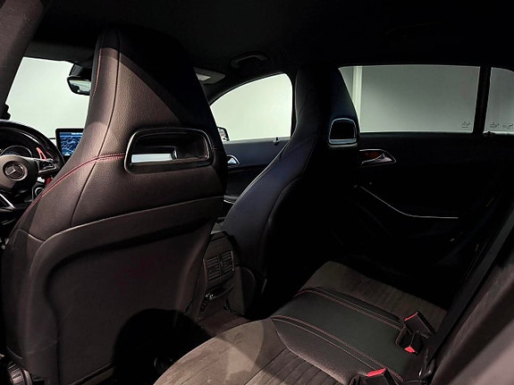 Mercedes-Benz CLA200 22 of 23