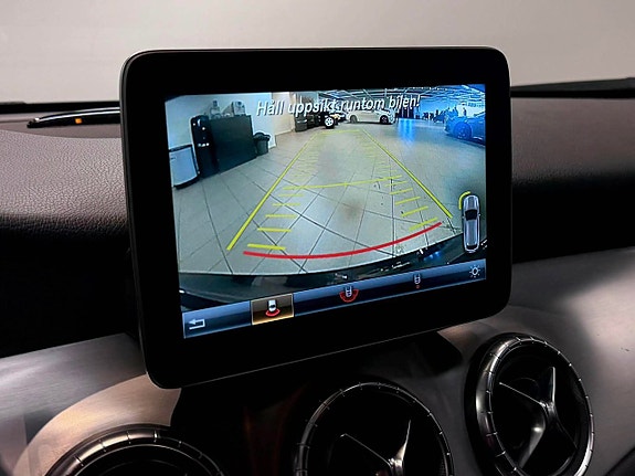 Mercedes-Benz CLA200 18 of 23