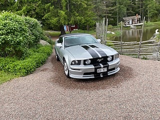 Ford Mustang 2 of 8