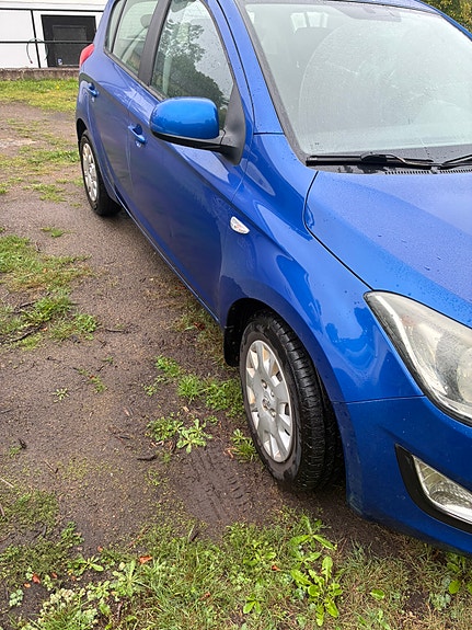 Hyundai i20 3 of 8