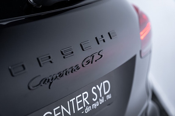 Porsche Cayenne GTS 13 of 27
