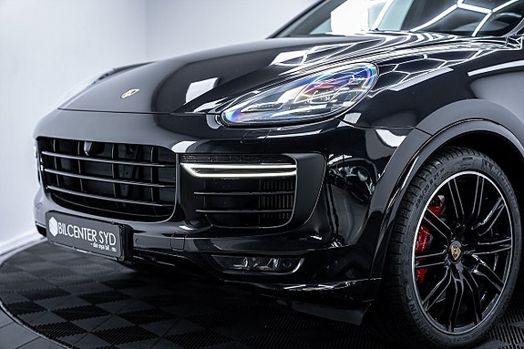 Porsche Cayenne GTS 2 of 27