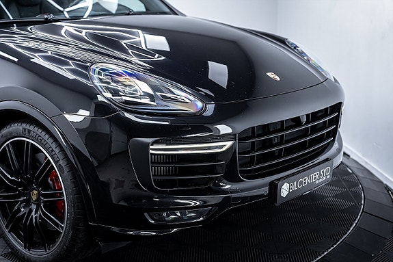Porsche Cayenne GTS 6 of 27