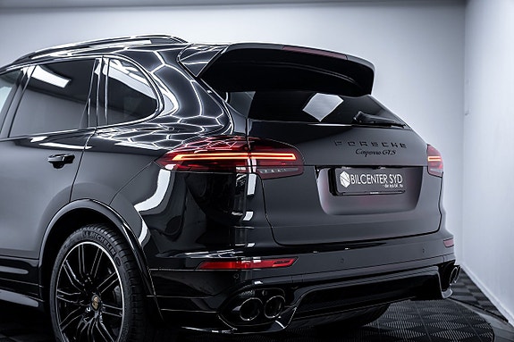 Porsche Cayenne GTS 11 of 27