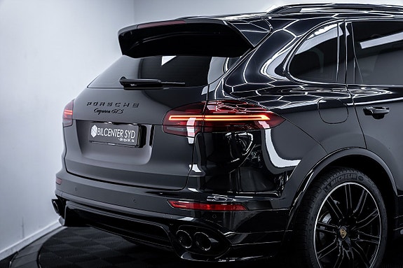 Porsche Cayenne GTS 8 of 27