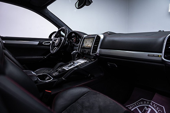 Porsche Cayenne GTS 25 of 27