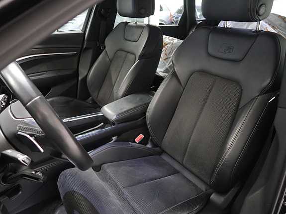 Audi e-tron 19 of 30