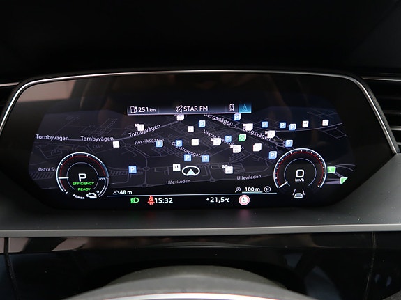Audi e-tron 28 of 30