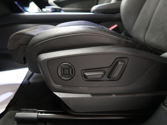Audi e-tron 21 of 30