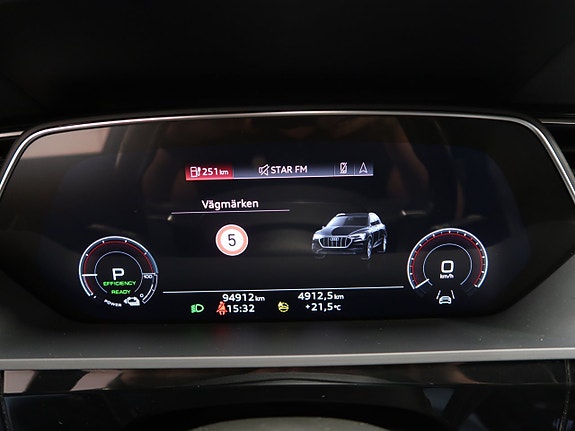 Audi e-tron 27 of 30