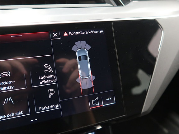 Audi e-tron 29 of 30