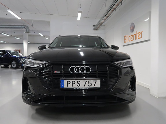Audi e-tron 11 of 30