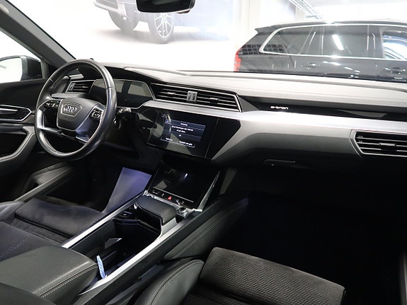 Audi e-tron 22 of 30