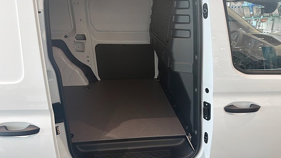 Ford Transit Connect 5 of 9