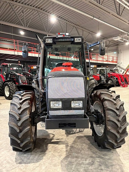 Valtra 6850 / Twintrack / med eller utan lastare 3 of 11