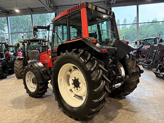 Valtra 6850 / Twintrack / med eller utan lastare 8 of 11