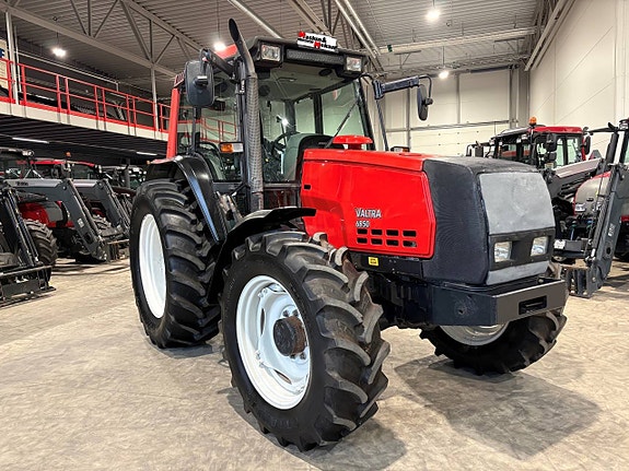 Valtra 6850 / Twintrack / med eller utan lastare 4 of 11