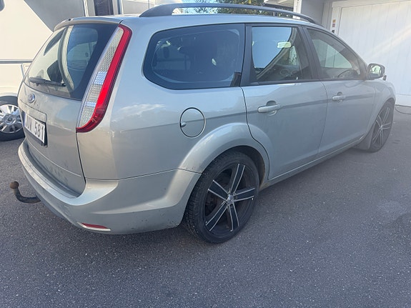 Ford Focus 3 of 5