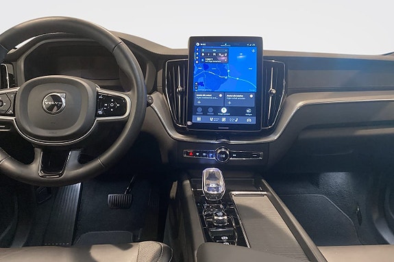 Volvo XC60 8 of 15