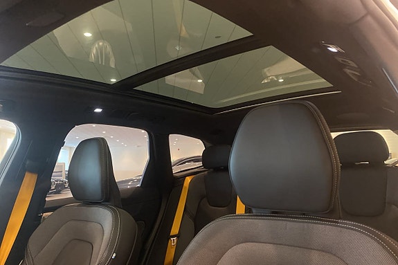 Volvo XC60 13 of 15