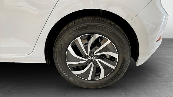 Volkswagen Polo 6 of 12