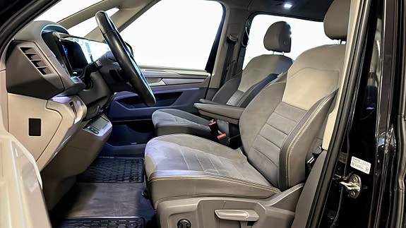 Volkswagen Multivan 8 of 13