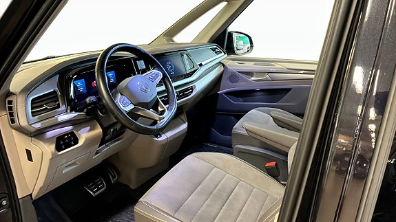 Volkswagen Multivan 7 of 13