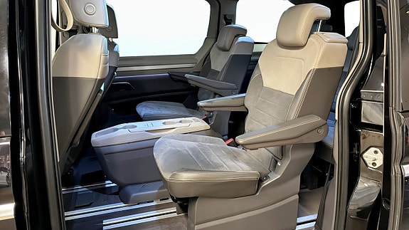 Volkswagen Multivan 12 of 13