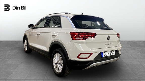 Volkswagen T-Roc 3 of 12