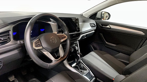 Volkswagen T-Roc 7 of 12