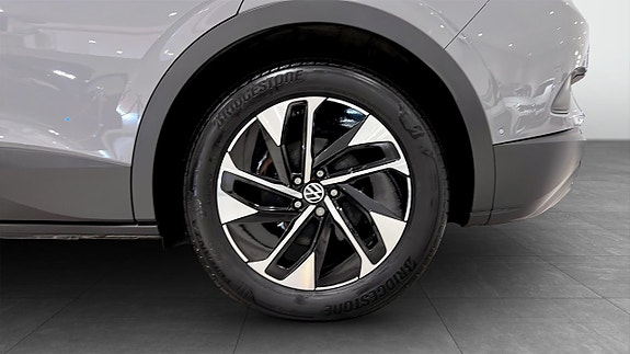 Volkswagen ID.4 6 of 20