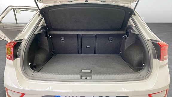 Volkswagen T-Roc 12 of 13