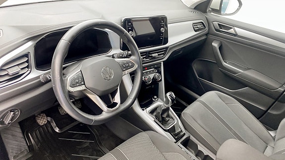 Volkswagen T-Roc 7 of 13