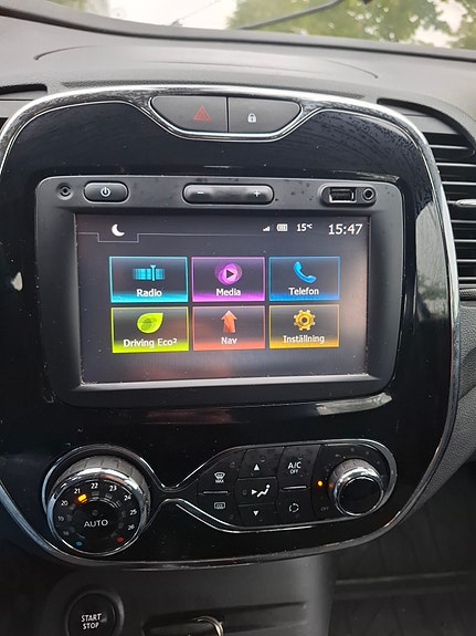 Renault Captur 3 of 12