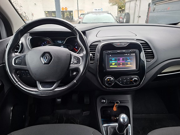 Renault Captur 2 of 12