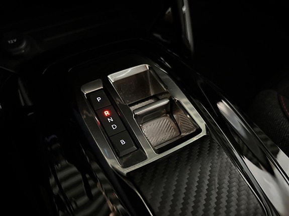 Peugeot e-2008 16 of 21