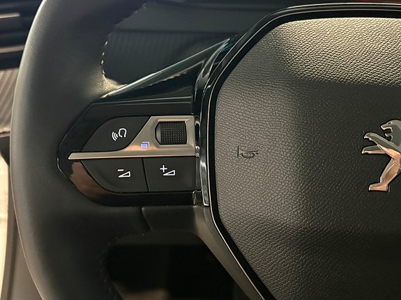 Peugeot e-2008 18 of 21