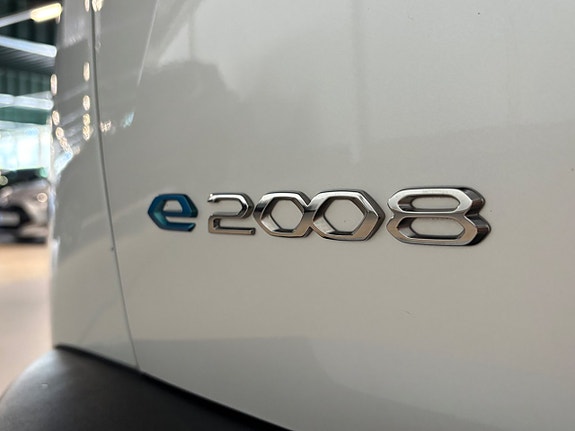 Peugeot e-2008 21 of 21