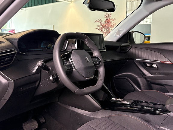 Peugeot e-2008 11 of 21
