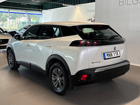 Peugeot e-2008 4 of 21