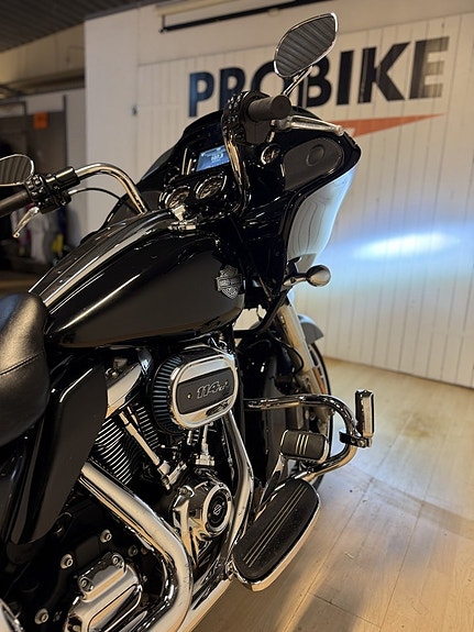 Harley-Davidson ROAD GLIDE SPECIAL 7 of 11